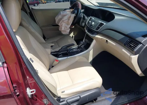 2013 Honda Accord Lx z USA, uszkodzony, nr VIN 1HGCR2F33DA140092